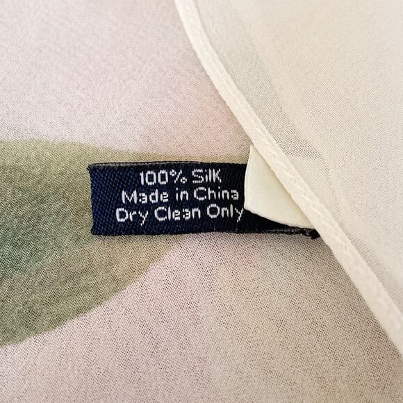 Vintage 100% Silk Scarf Wrap Sheer Botanical Floral Garden Romantic Timeless - Picture 7 of 8